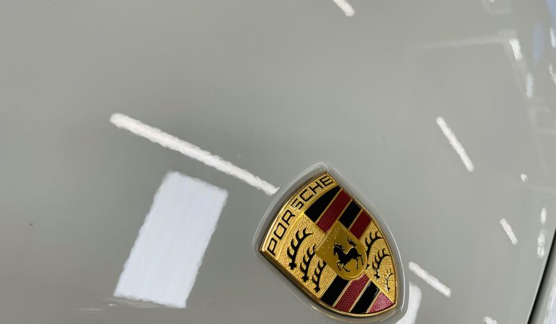 Porsche 911 Carrera 22′ lleno