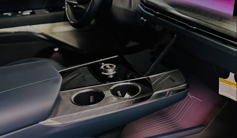 2025 ESCALADE ESCALADE iQ SPORT 2 lleno