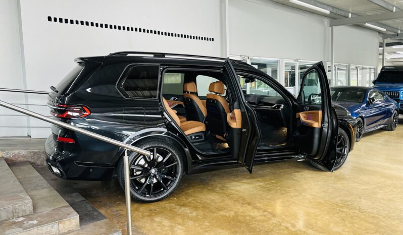 2023 BMW X7 x-DRIVE (M SPORT PACKAGE) lleno