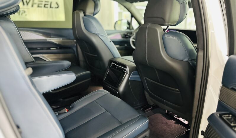 2025 ESCALADE ESCALADE iQ SPORT 2 lleno