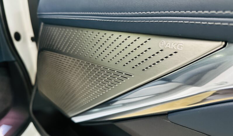 2025 ESCALADE ESCALADE iQ SPORT 2 lleno