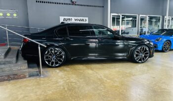 2022 BMW 745E X-DRIVE (CARBON CORE EDITION) lleno