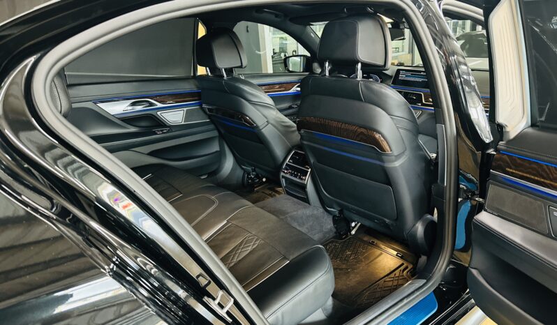 2022 BMW 745E X-DRIVE (CARBON CORE EDITION) lleno