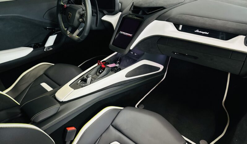 2026 LAMBORGHINI TEMERARIO lleno