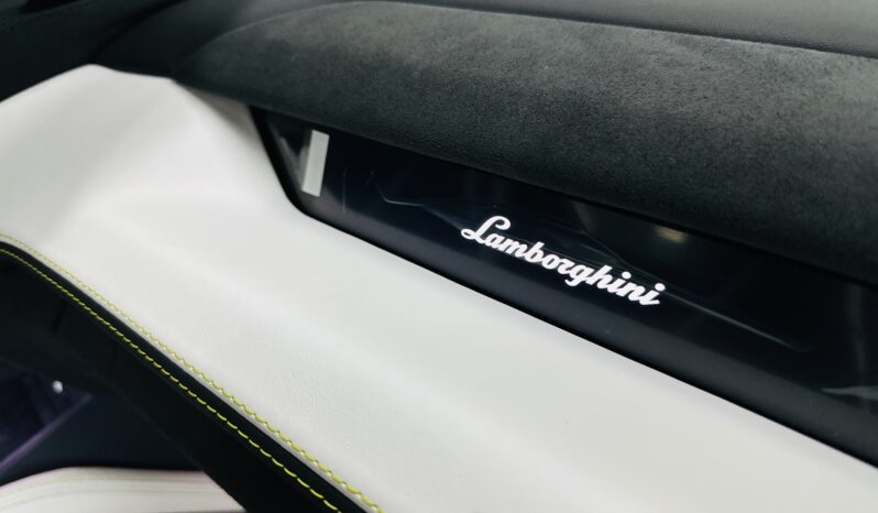 2026 LAMBORGHINI TEMERARIO lleno