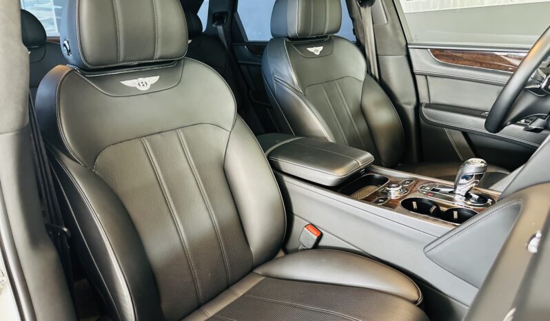 BENTLEY BENTAYGA 2019 lleno
