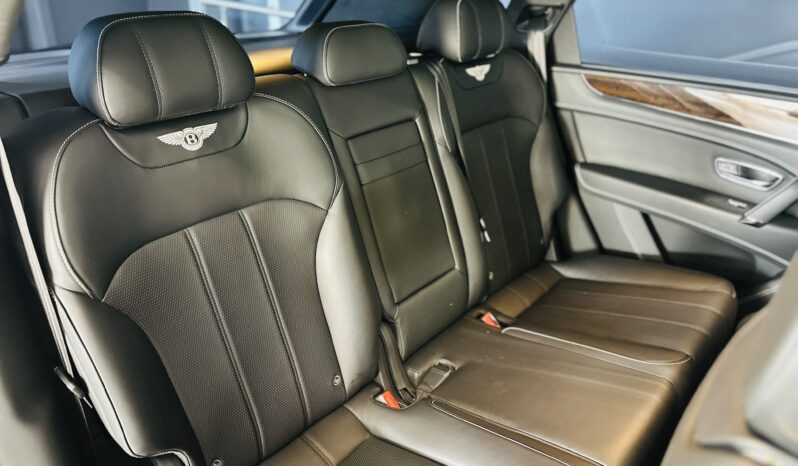 BENTLEY BENTAYGA 2019 lleno