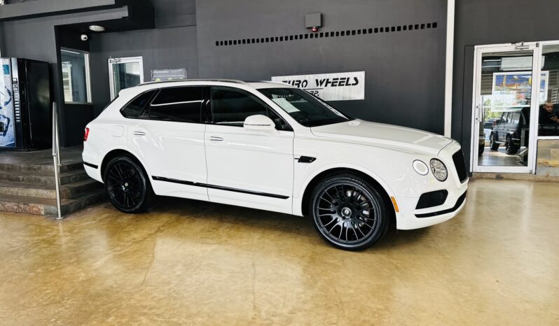 BENTLEY BENTAYGA 2019 lleno