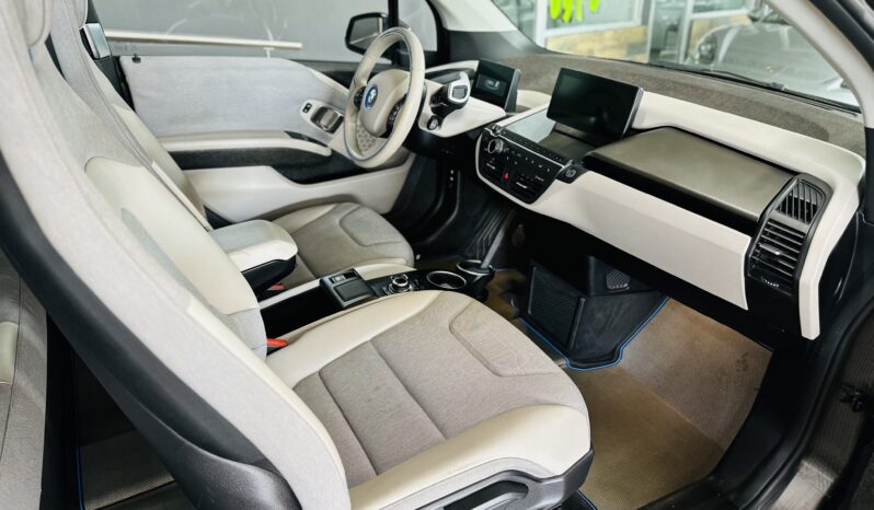BMW i3 2014 lleno