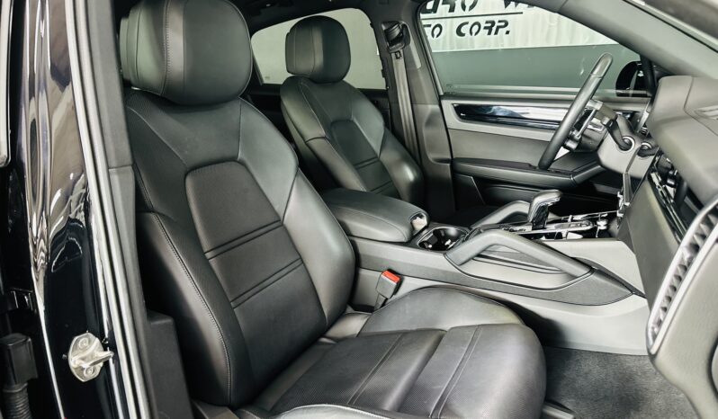 2022 Porsche Cayenne coupe e hybrid lleno