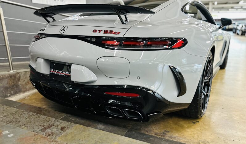 2026 AMG GT 63 S e Performance lleno