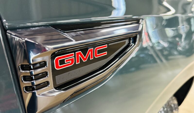 2026 GMC Yukon XL AT4 lleno