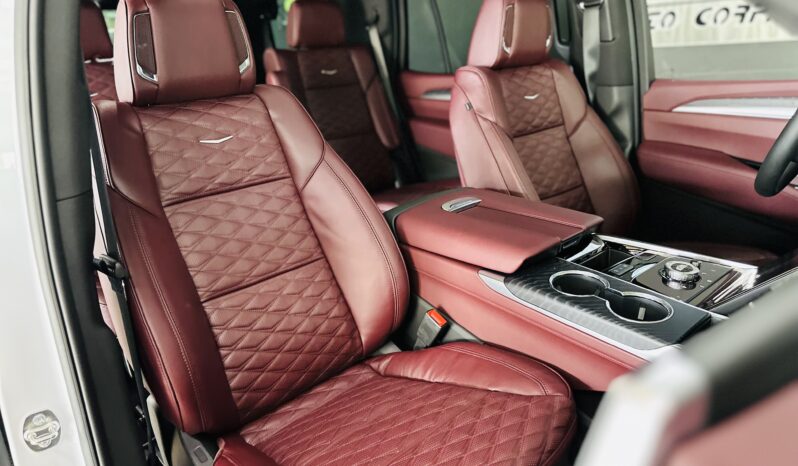 2026 CADILLAC ESCALADE SPORT lleno