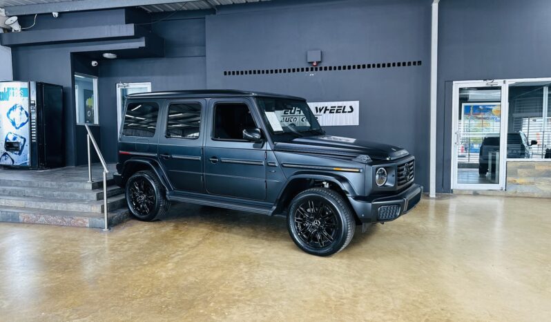 2025 MERCEDES BENZ G 580 lleno