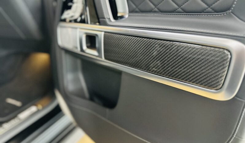 2025 MERCEDES BENZ G 580 lleno