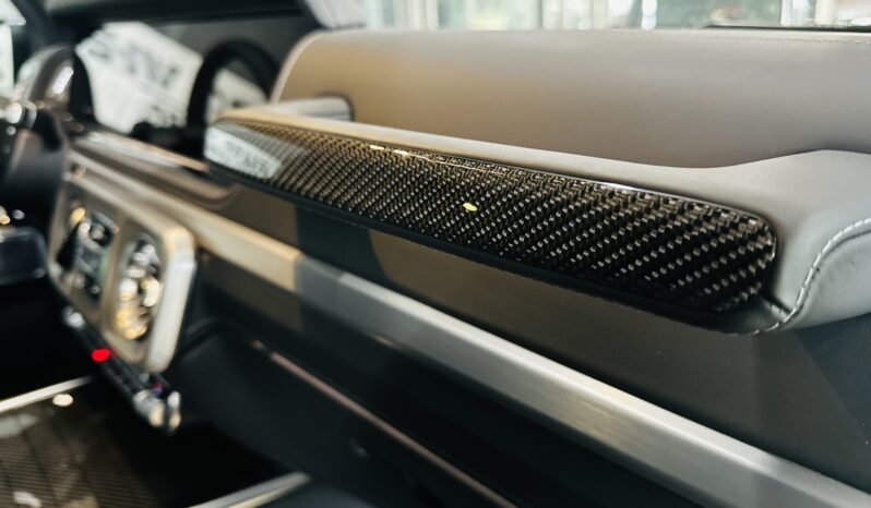 2025 MERCEDES BENZ G 580 lleno