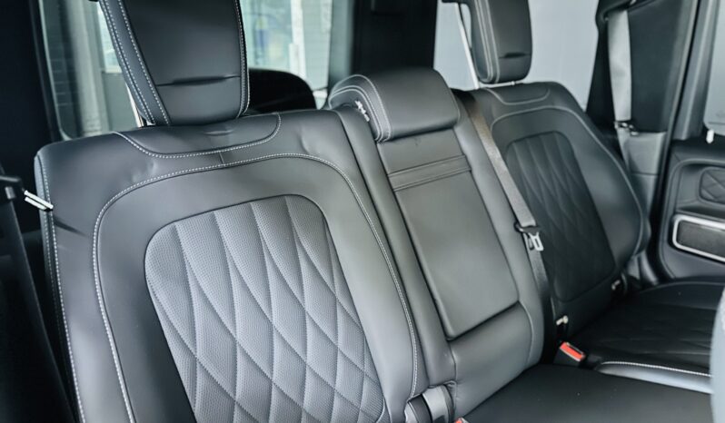 2025 MERCEDES BENZ G 580 lleno