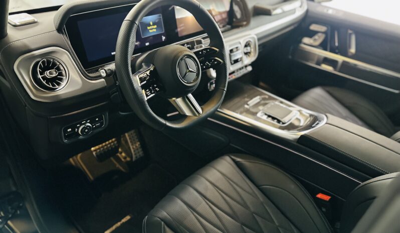 2025 MERCEDES BENZ G 580 lleno