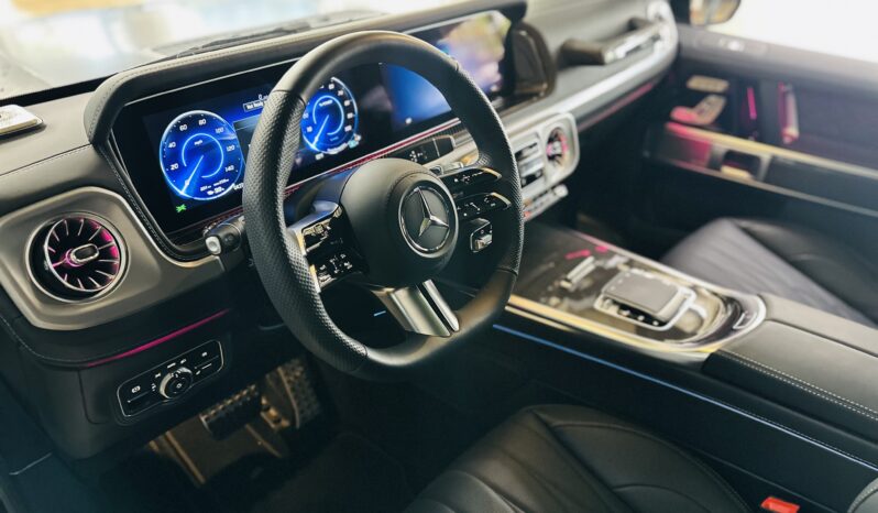 2025 MERCEDES BENZ G 580 lleno