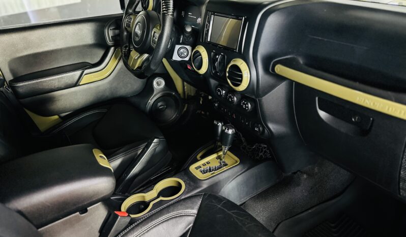 2013 Jeep Wrangler Rubicon lleno