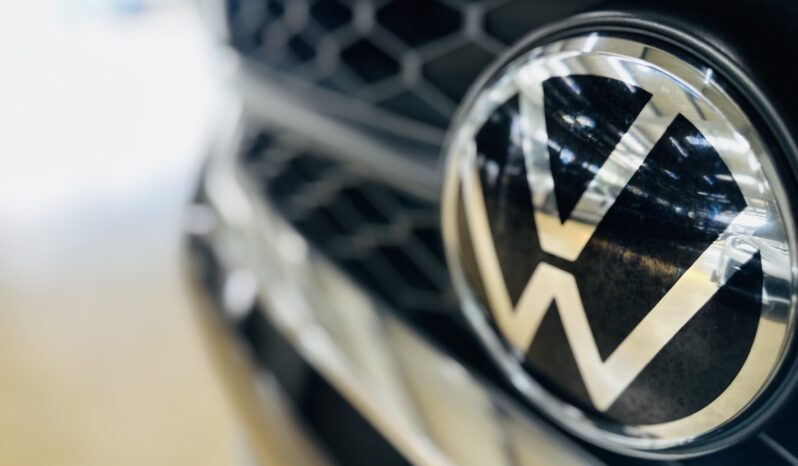 2023 VW Taos S lleno