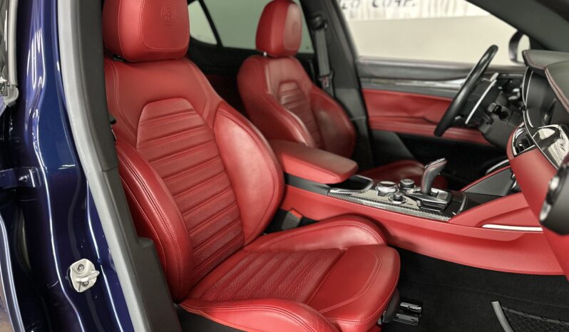 2020 Alfa Romeo Stelvio Ti Carbon lleno