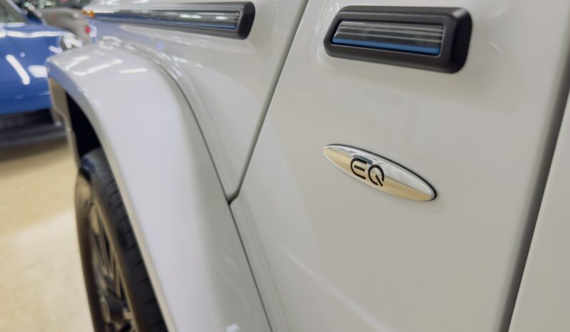 2025 MERCEDES BENZ G 580 lleno
