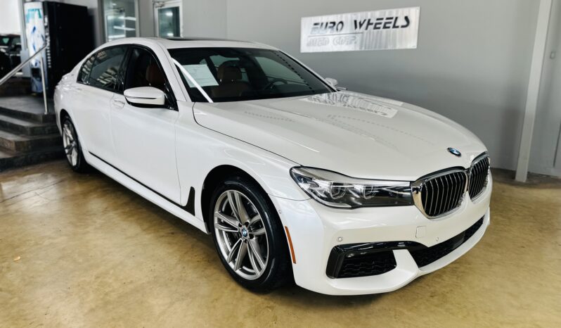 2018 BMW 740E CARBON CORE EDITION lleno