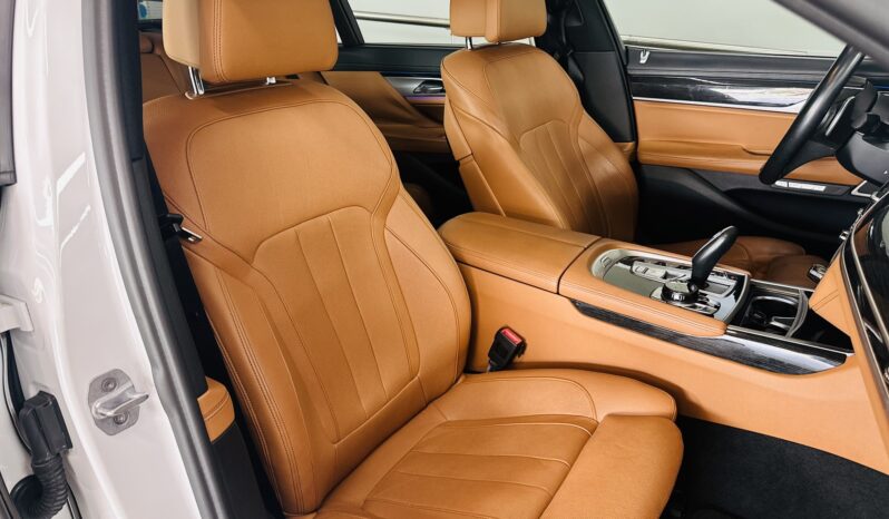 2018 BMW 740E CARBON CORE EDITION lleno