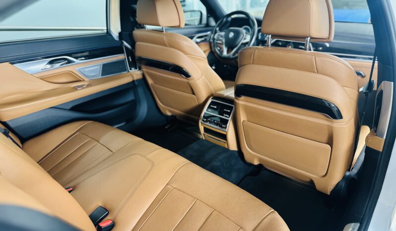 2018 BMW 740E CARBON CORE EDITION lleno