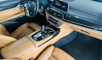 2018 BMW 740E CARBON CORE EDITION lleno