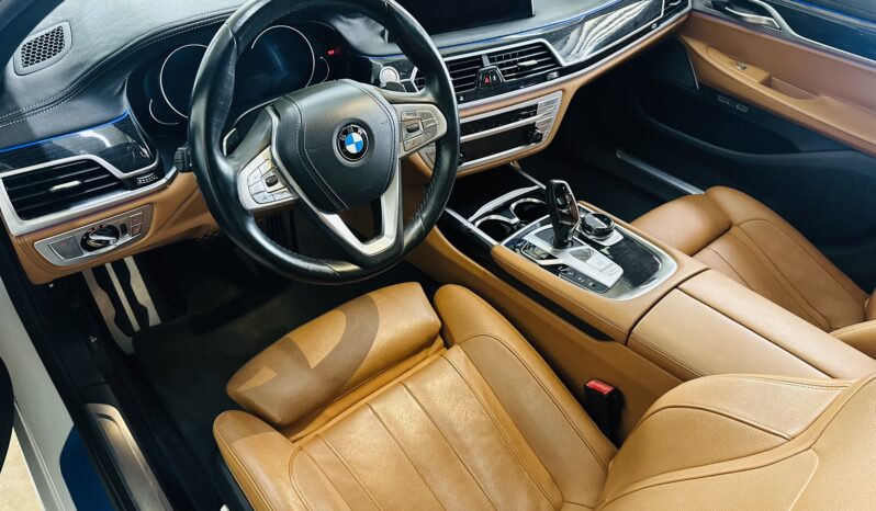 2018 BMW 740E CARBON CORE EDITION lleno