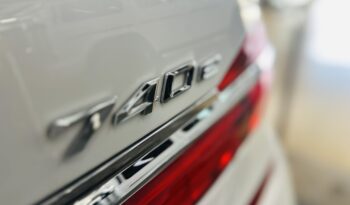 2018 BMW 740E CARBON CORE EDITION lleno