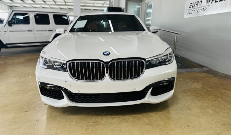 2018 BMW 740E CARBON CORE EDITION lleno