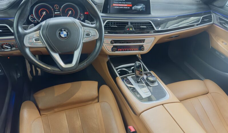2018 BMW 740E CARBON CORE EDITION lleno