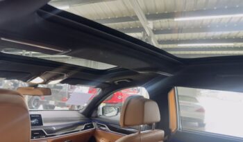 2018 BMW 740E CARBON CORE EDITION lleno