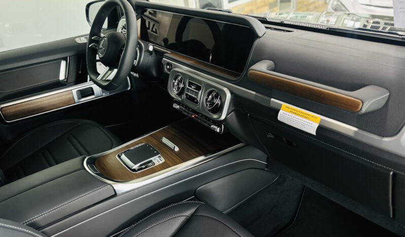2027 MERCEDES BENZ G 580 lleno