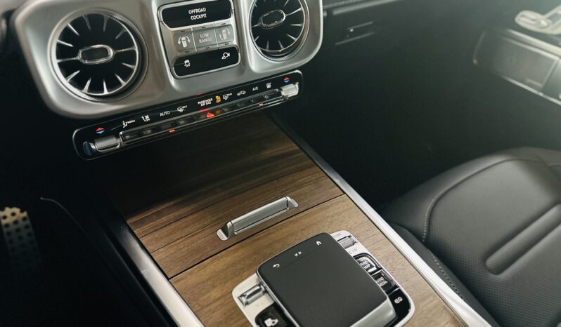 2027 MERCEDES BENZ G 580 lleno