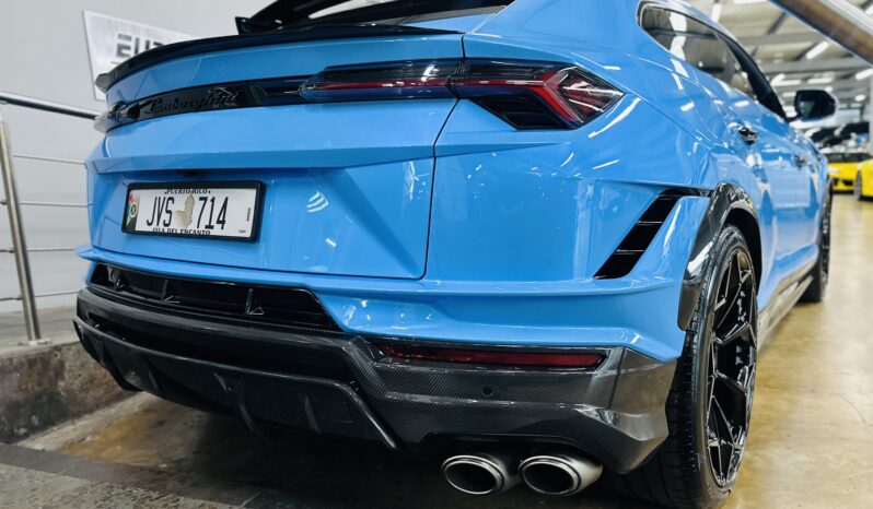 2023 Lamborghini URUS Performante lleno