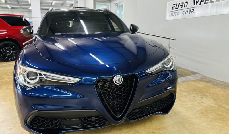 2021 Alfa Romeo Stelvio Q4 lleno