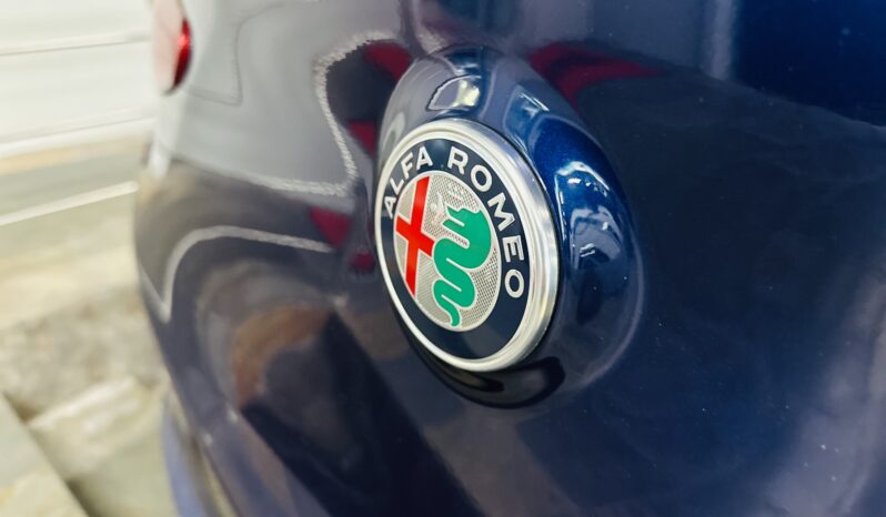 2021 Alfa Romeo Stelvio Q4 lleno